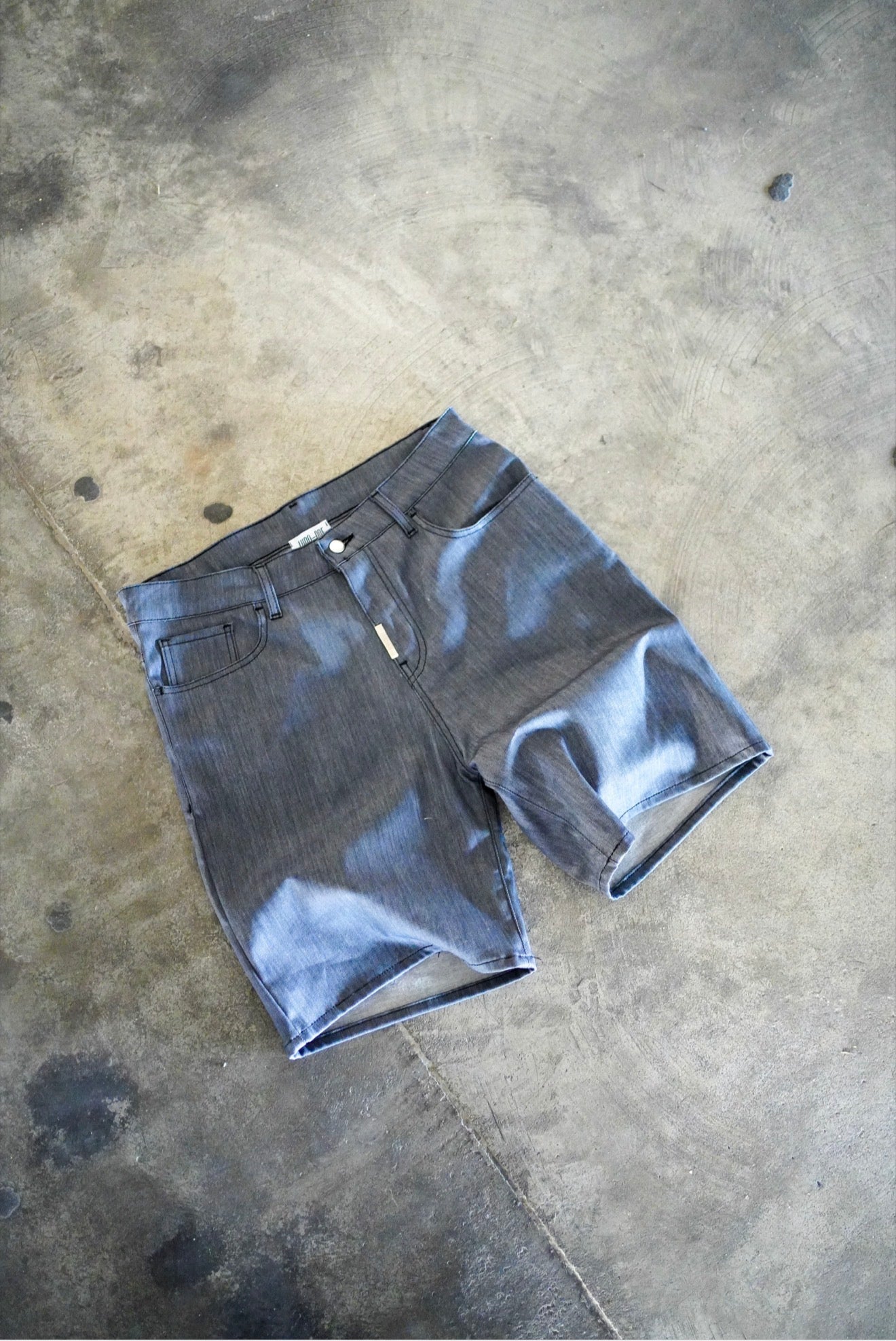 BERMUDA JEANS LOGO