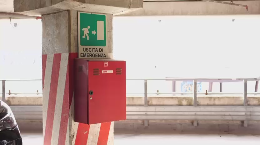 Carica il video: 